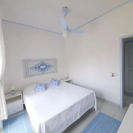 Overlooking The Sea Apartment *