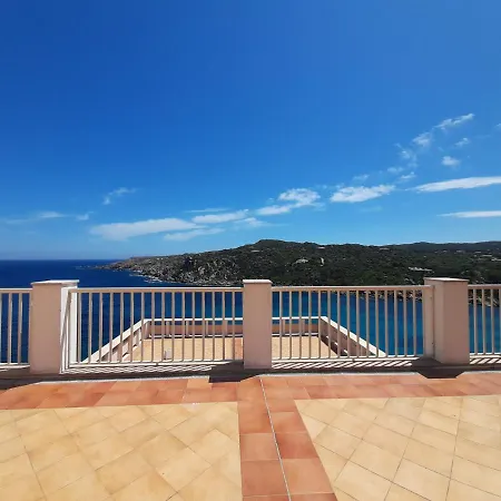 Apartment Overlooking The Sea *